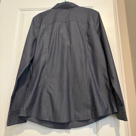 Brooks Brothers Men’s 14 grey/blue Pinstripe Casual Shirt - Picture 4 of 4